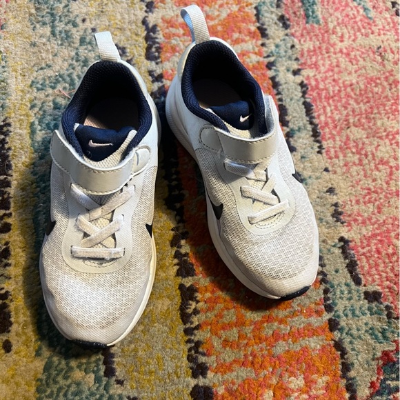 Nike Kids' revolution 7 (GS) size 10 - Picture 2 of 7